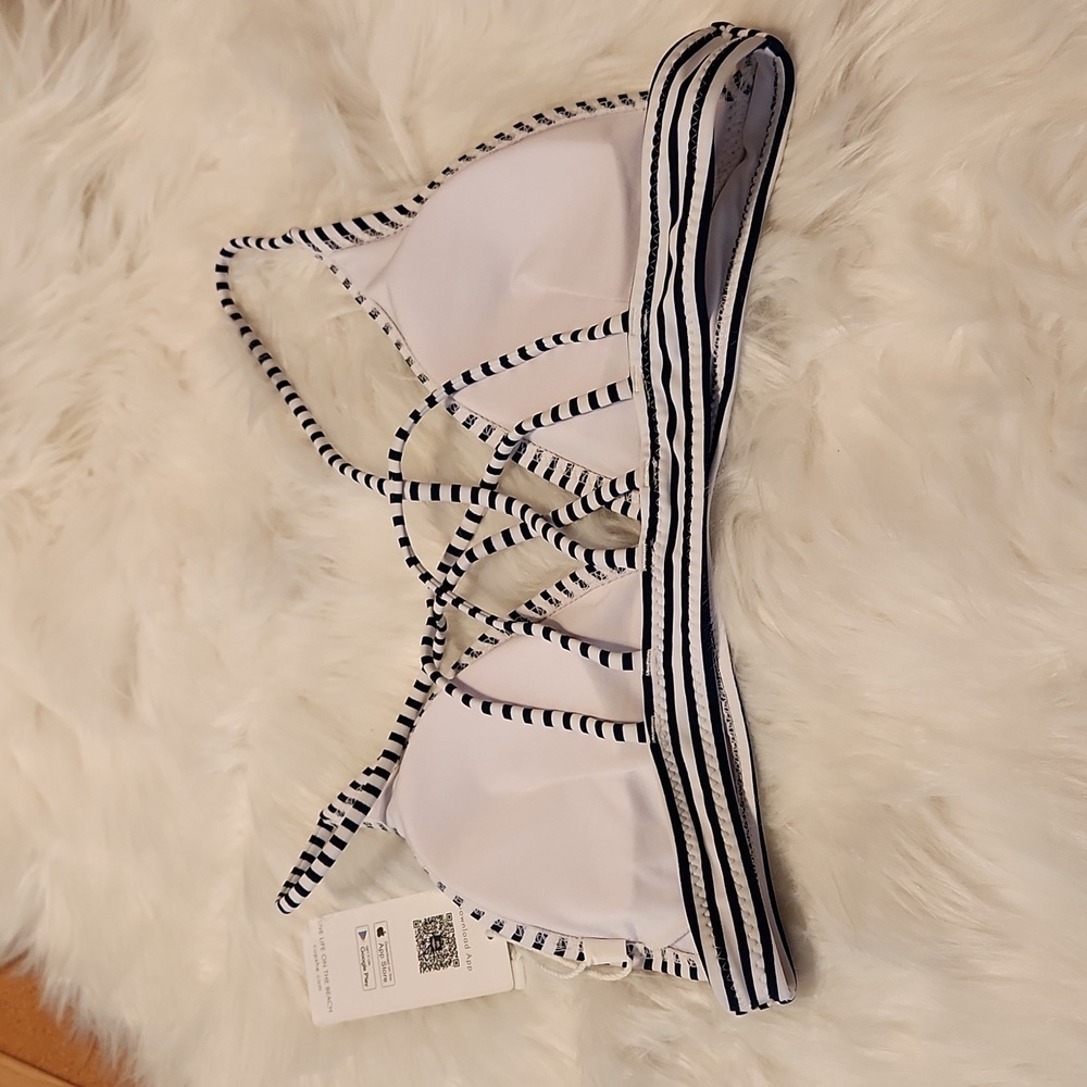 Cupshe Navy and White Horizontal Stripes Triangle Bikini Top Size M NWT - Picture 4 of 9